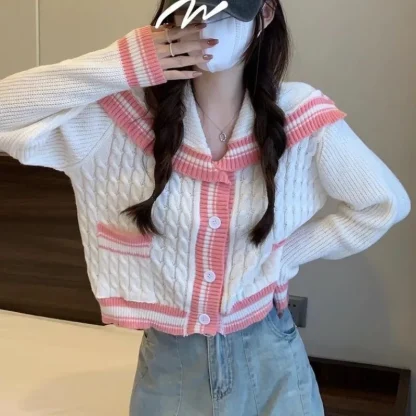 Oversized Collar Pink Lined Cardigan - Image 3