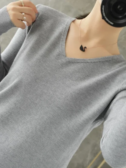 Bottoming V-Neck Pink Sweater - Image 3